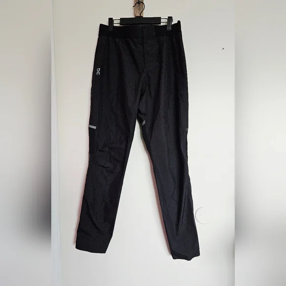 New On Running On Clouds Storm Pants Women’s Size L Black - Picture 3 of 8